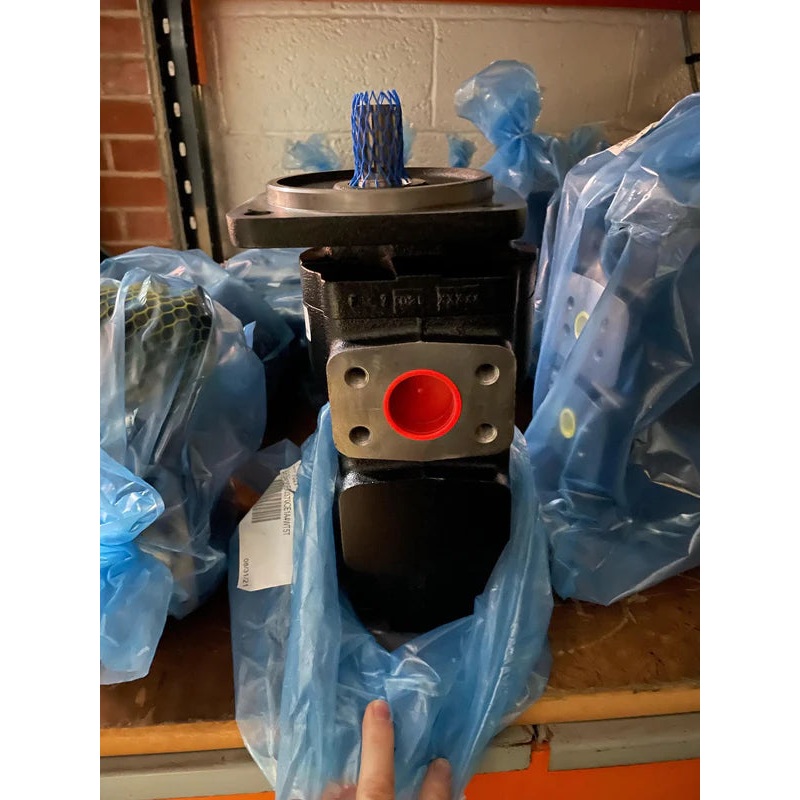 Parker Hannifin 6111153M92 Massey Ferguson Terex Twin Hydraulic Pump 37 + 37 CC/REV